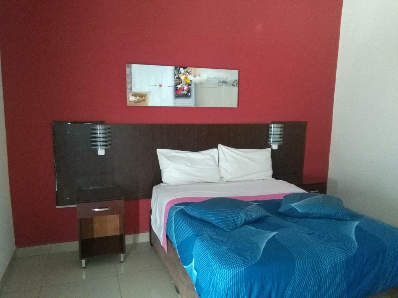 Le Victoria Hotel Тете Екстериор снимка